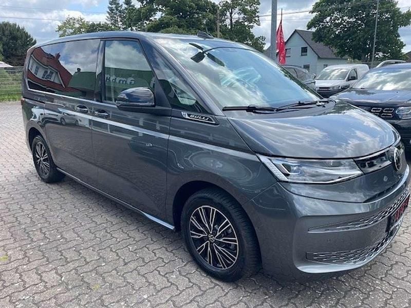 Gebraucht VW Multivan 150 PS (110 kW) 2024 Grau Van / Kleinbus