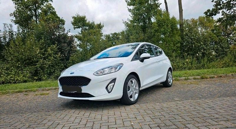 Weiß Gebraucht 2020 Ford Fiesta Cool & Connect Kleinwagen | 8.400 € (Fairer Preis) - Bild 1/4