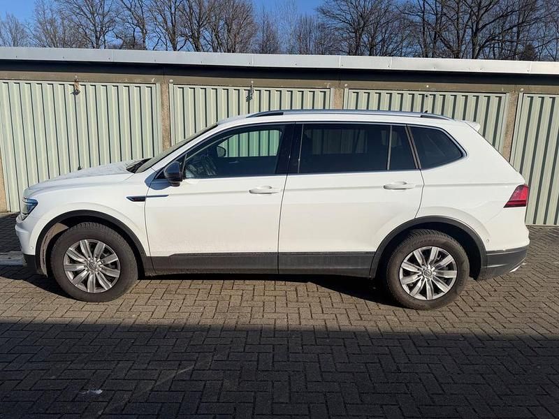Weiß Gebraucht 2020 VW Tiguan Allspace SUV | 25.500 € (Guter Preis) - Bild 1/4