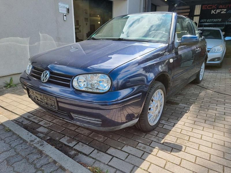 Second-hand VW Golf Edition 116 CP (85 kW) 2003 Albastru Cabrio