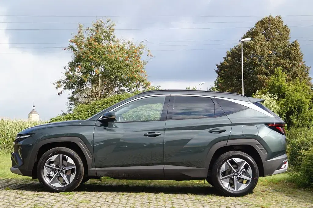 Neu Hyundai Tucson 215 PS (158 kW) 2025 Grün SUV