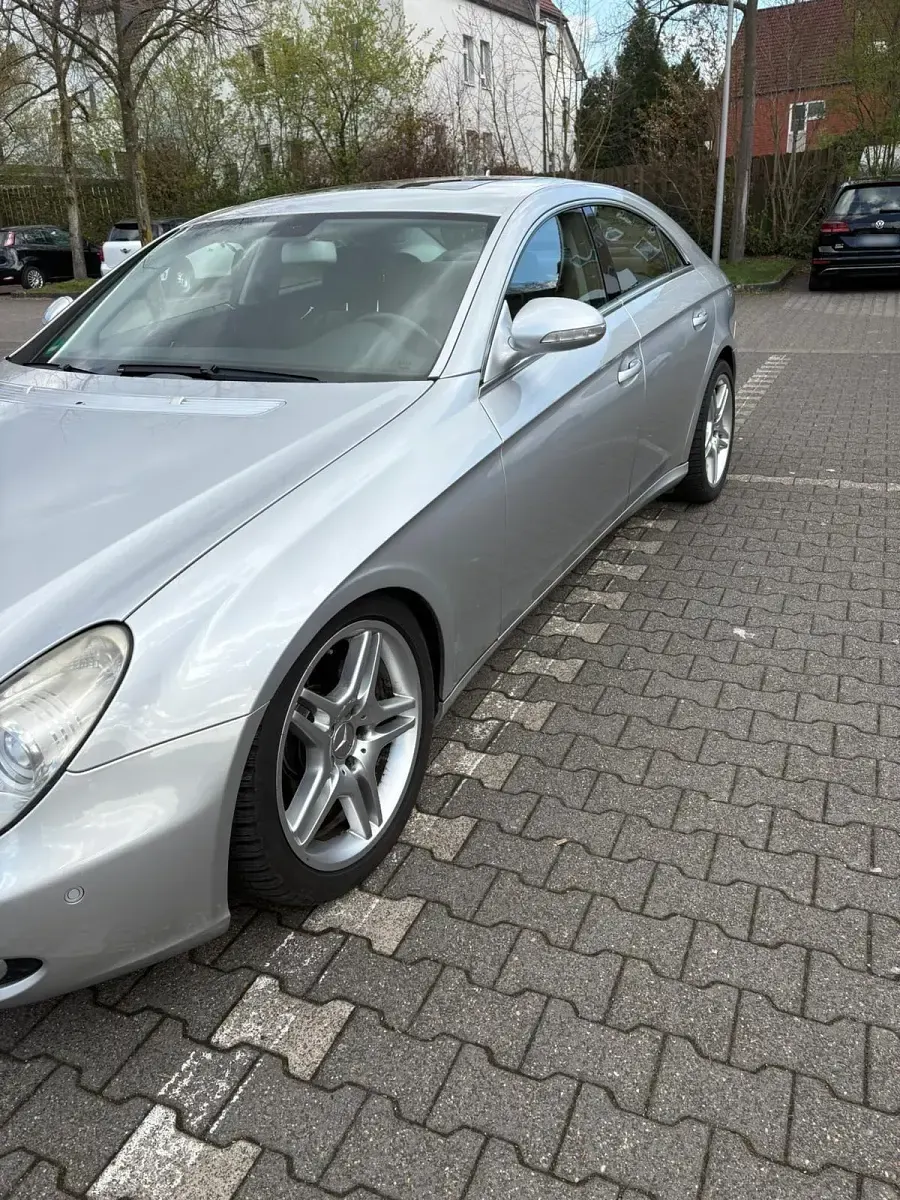 Gebraucht Mercedes CLS320 224 PS (164 kW) 2007 Silber Limousine