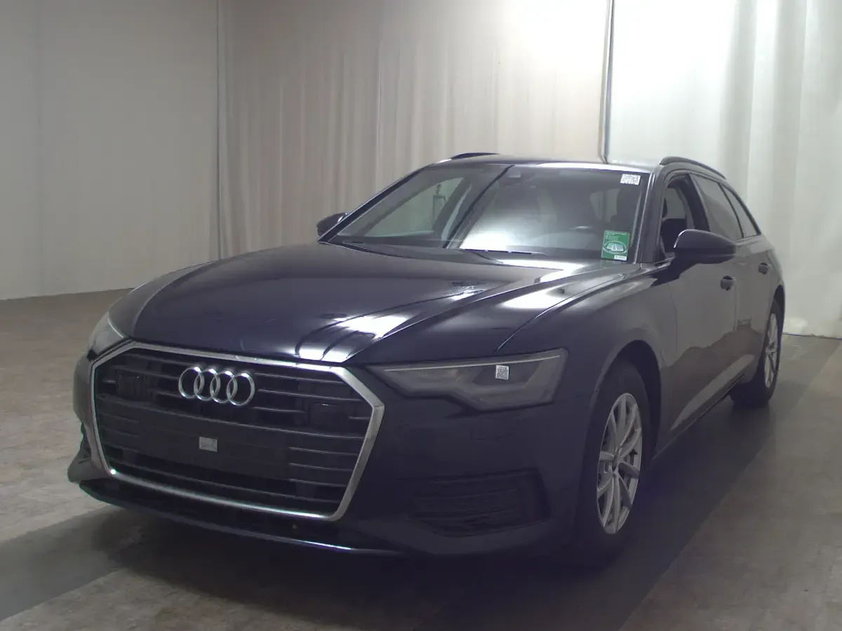 Gebraucht Audi A6 Basis 204 PS (150 kW) 2022 Blau Kombi