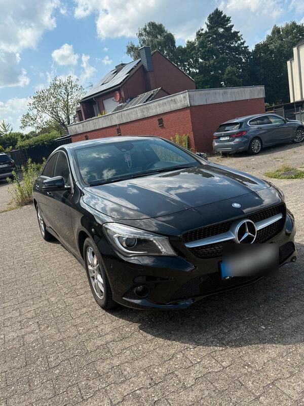 Schwarz Gebraucht 2015 Mercedes CLA220 Limousine | 17.000 € (Guter Preis) - Bild 1/4