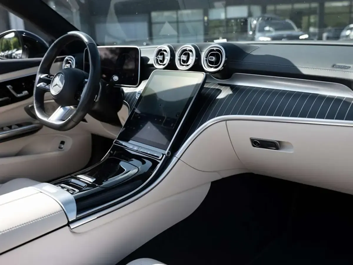 Gebraucht Mercedes CLE300 AMG 258 PS (189 kW) 2025 Schwarz obsidianschwarz metall Cabrio