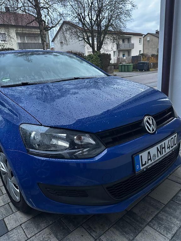 Gebraucht VW Polo Trendline 69 PS (50 kW) 2013 Blau Kleinwagen