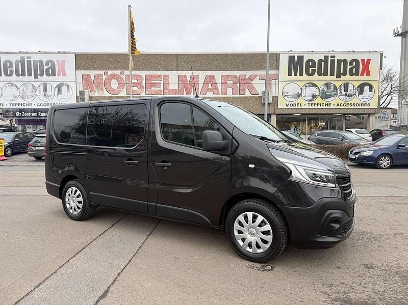 Gebraucht Renault Trafic Life 145 PS (106 kW) 2020 Schwarz midnight Van / Kleinbus