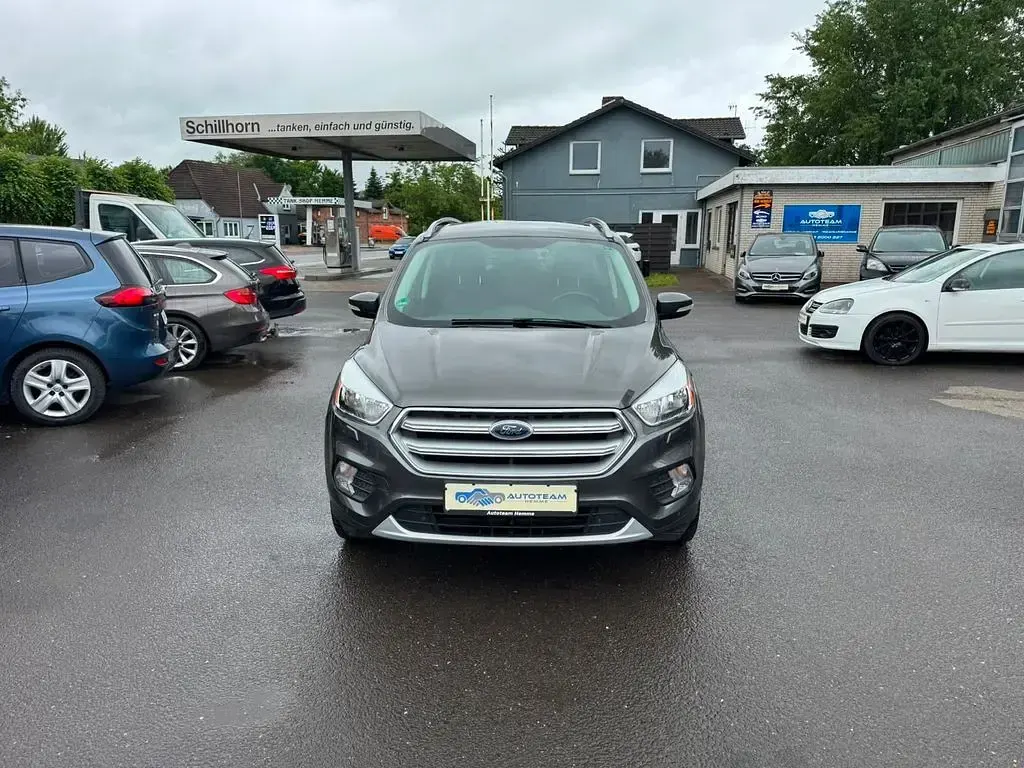 Gebraucht Ford Kuga 120 PS (88 kW) 2017 Magnetic SUV