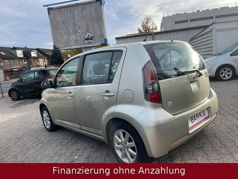 Gebraucht Daihatsu Sirion 91 PS (66 kW) 2011 Gold Kleinwagen