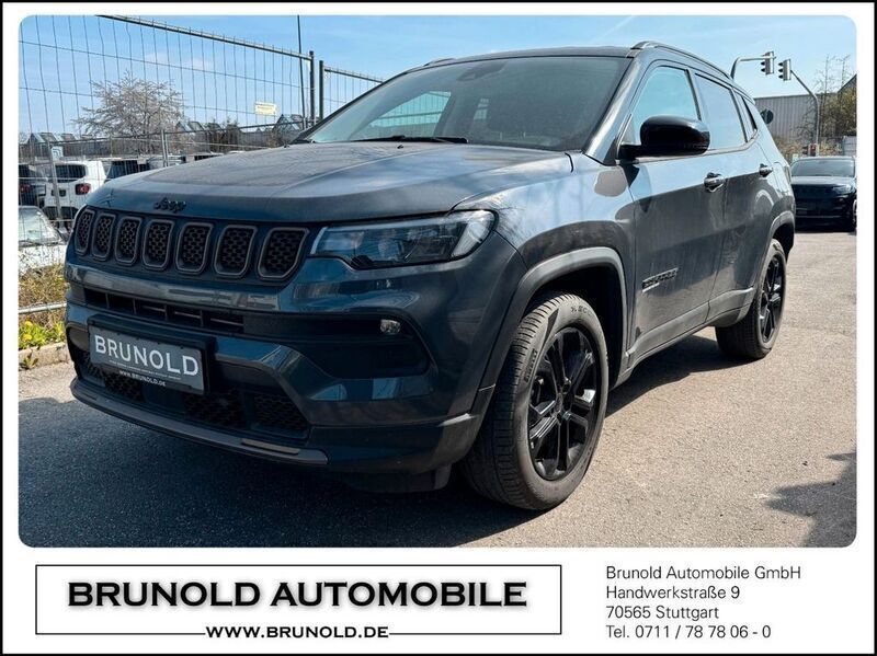 Grau Gebraucht 2022 Jeep Compass SUV | 29.900 € (Fairer Preis) - Bild 1/4