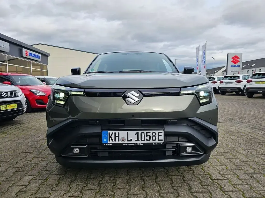 Neu Suzuki e-Vitara Comfort+ 127 kW (174 PS) 2026 Grün SUV