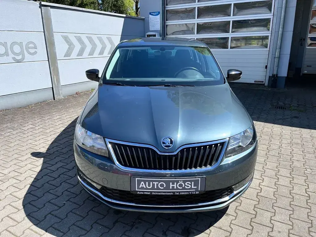 Gebraucht Skoda Rapid 110 PS (80 kW) 2018 Grau Kleinwagen