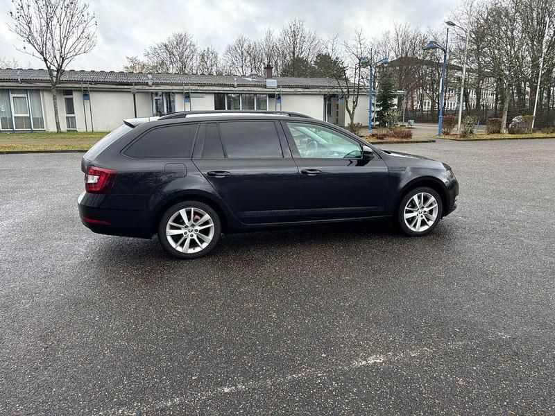 Gebraucht Skoda Octavia Clever 150 PS (110 kW) 2018 Schwarz Kombi