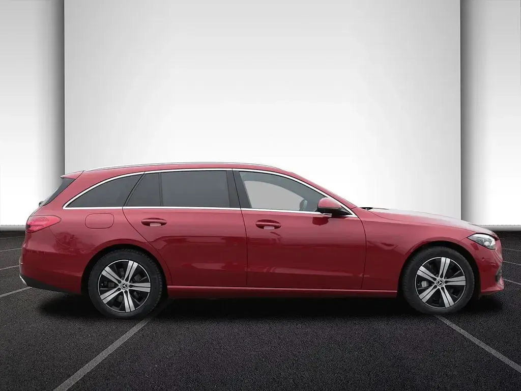 Gebraucht Mercedes C300 Avantgarde 197 PS (144 kW) 2024 Patagonienrot  metalliclack Kombi
