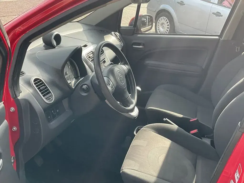 Gebraucht Opel Agila Edition 65 PS (47 kW) 2010 Blaze red Kleinwagen
