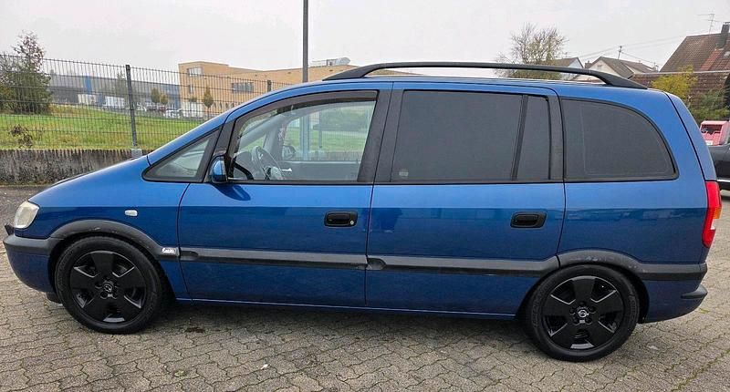 Blau Gebraucht 2002 Opel Zafira Van / Kleinbus | 1.649 € (Fairer Preis) - Bild 1/4