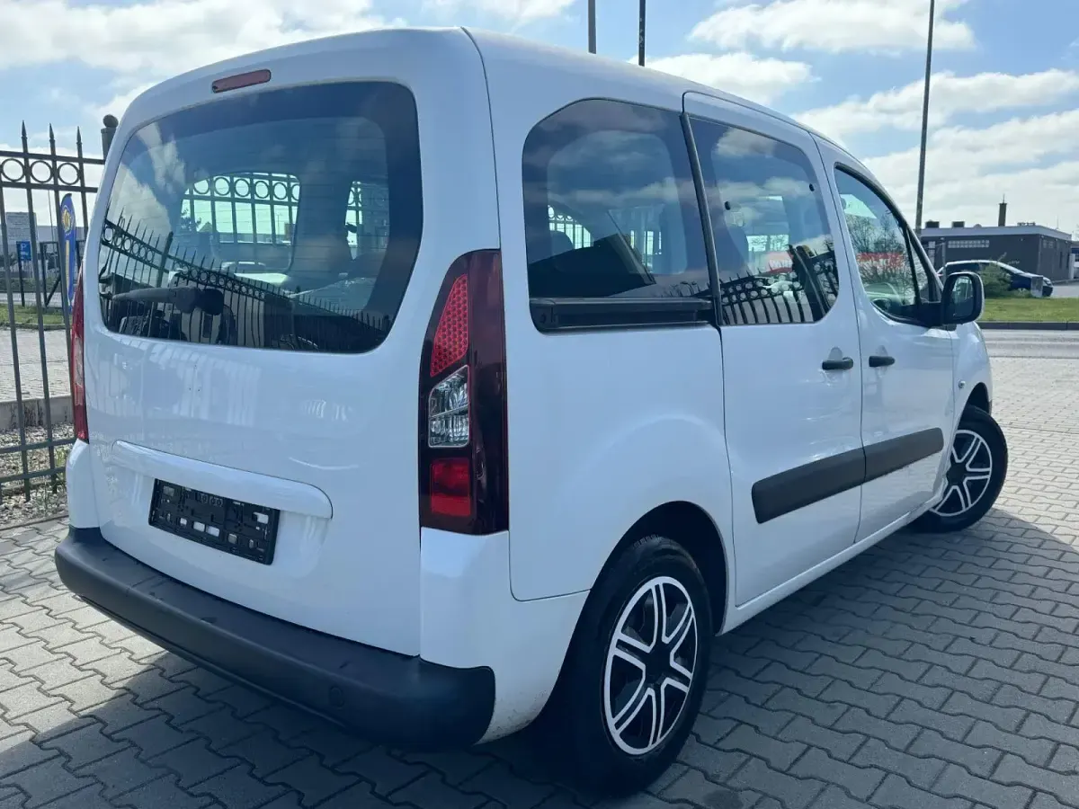 Gebraucht Peugeot Partner Tepee Active 92 PS (67 kW) 2012 Van / Kleinbus