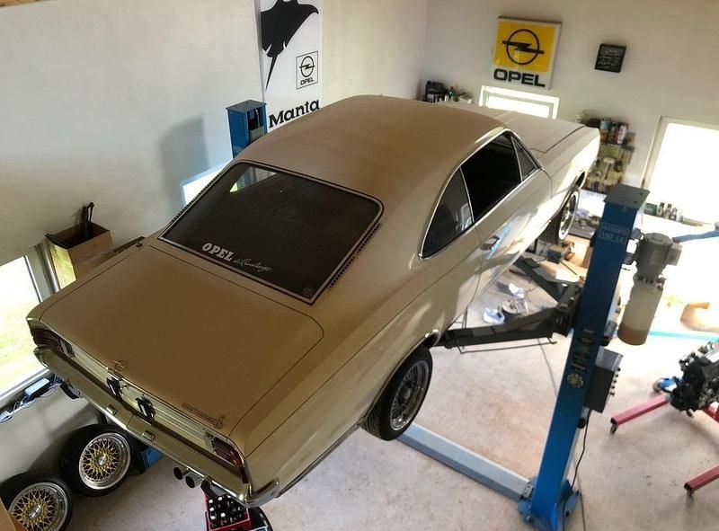 Weiß Gebraucht 1971 Opel Commodore Coupé | 19.000 € - Bild 1/4