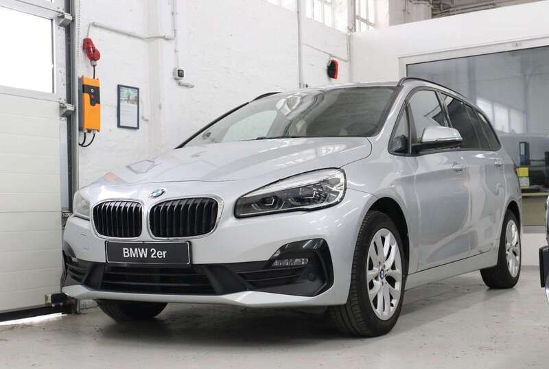 Silber Gebraucht 2018 BMW 218 Van / Kleinbus | 15.999 € (Fairer Preis) - Bild 1/4