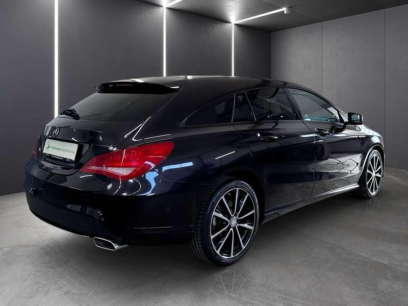 Gebraucht Mercedes CLA200 Shooting Brake 136 PS (100 kW) 2016 Violet Kombi