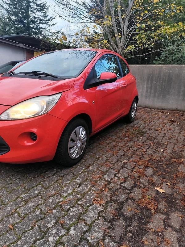 Rot Gebraucht 2009 Ford Ka Kleinwagen | 2.499 € (Fairer Preis) - Bild 1/4