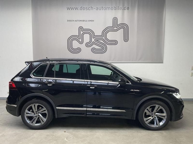 Gebraucht VW Tiguan R-line 150 PS (110 kW) 2023 Deep black SUV