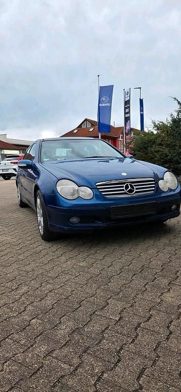 Blau Gebraucht 2002 Mercedes CLC230 Kleinwagen | 2.100 € - Bild 1/4