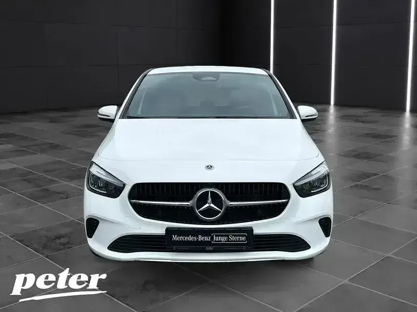 Gebraucht Mercedes B180 Advanced 136 PS (100 kW) 2025 Unilack polarweiß Kleinwagen