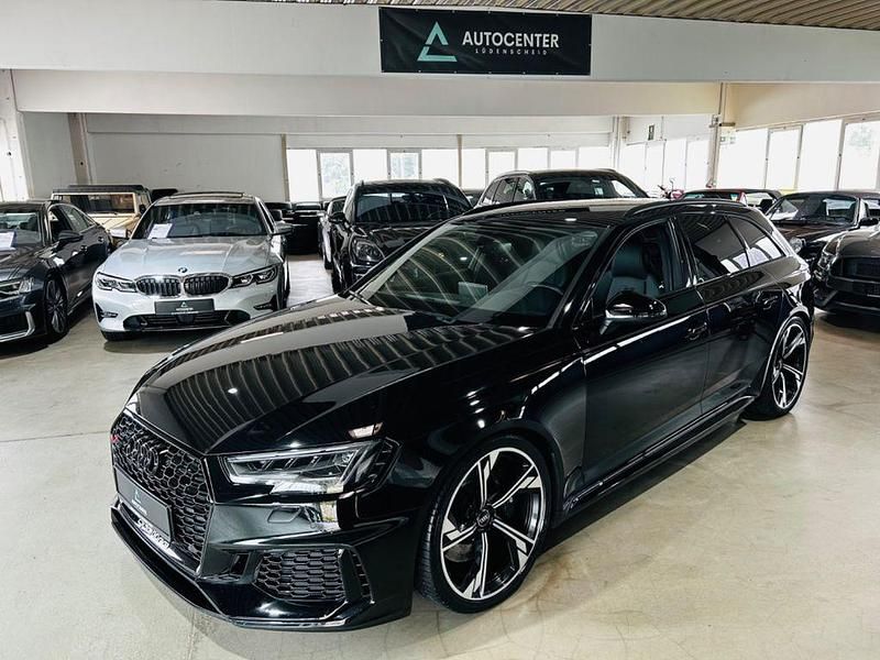 Gebraucht Audi RS4 Sport 450 PS (330 kW) 2019 Mythosschwarz metallic Kombi