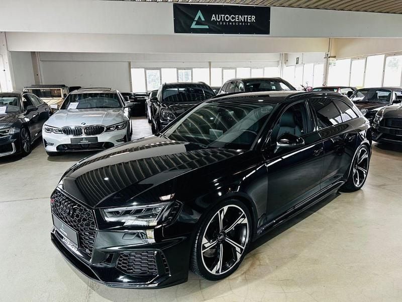 Mythosschwarz metallic Gebraucht 2019 Audi RS4 Sport Kombi | 55.990 € (Superpreis) - Bild 1/4