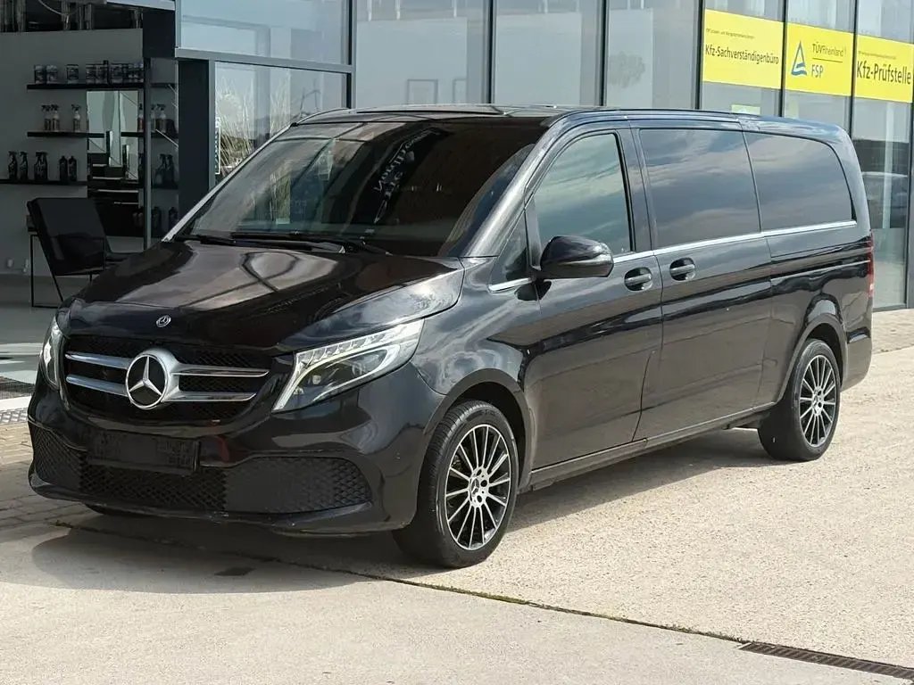 Gebraucht Mercedes V220 Avantgarde 163 PS (119 kW) 2019 Obsidianschwarz metallic Van / Kleinbus