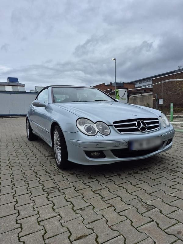 Blau Gebraucht 2008 Mercedes CLK320 Cabrio | 5.850 € (Superpreis) - Bild 1/4