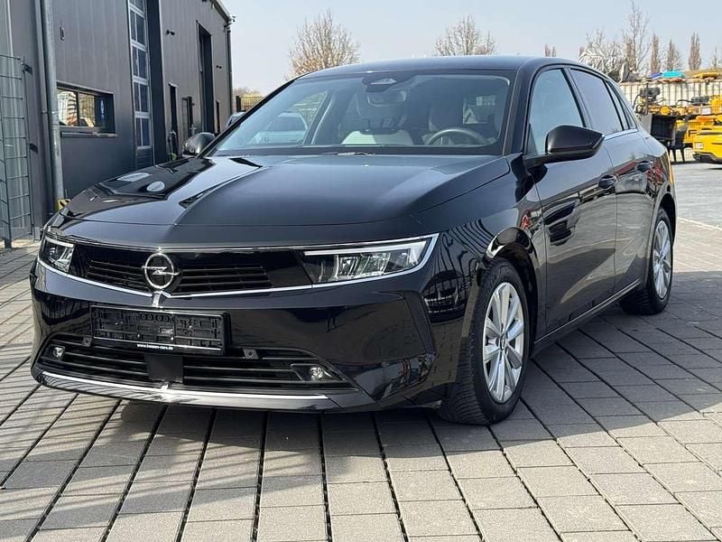 Gebraucht Opel Astra Elegance 131 PS (96 kW) 2023 Carbon schwarz metallic Limousine