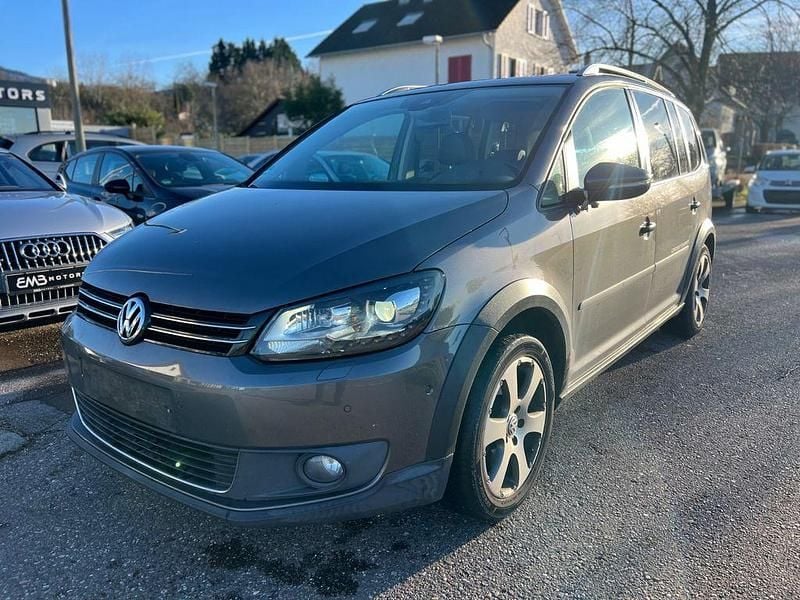 Grau Gebraucht 2011 VW Touran Cross Van / Kleinbus | 5.900 € (Guter Preis) - Bild 1/4