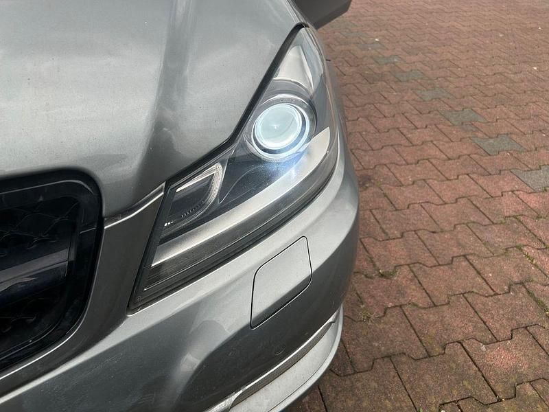 Gebraucht Mercedes C250 204 PS (150 kW) 2011 Silber Coupé