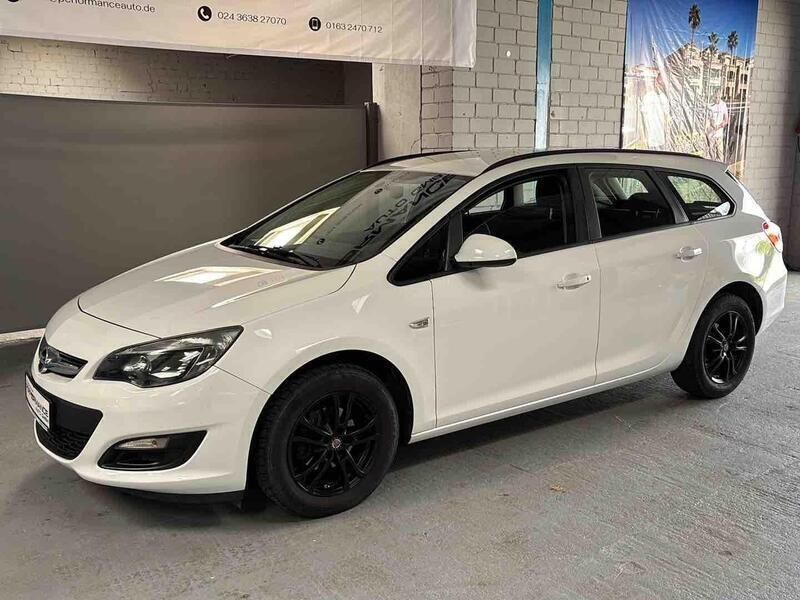 Weiß Gebraucht 2016 Opel Astra Kombi | 8.699 € (Fairer Preis) - Bild 1/4