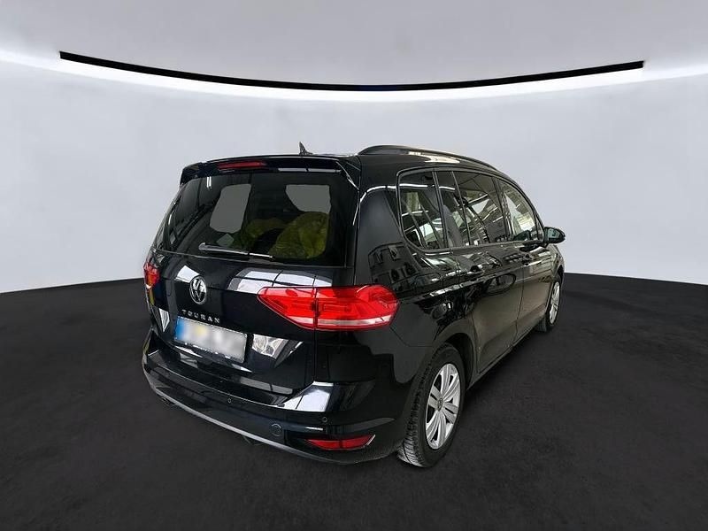 Gebraucht VW Touran 150 PS (110 kW) 2022 Schwarz Van / Kleinbus