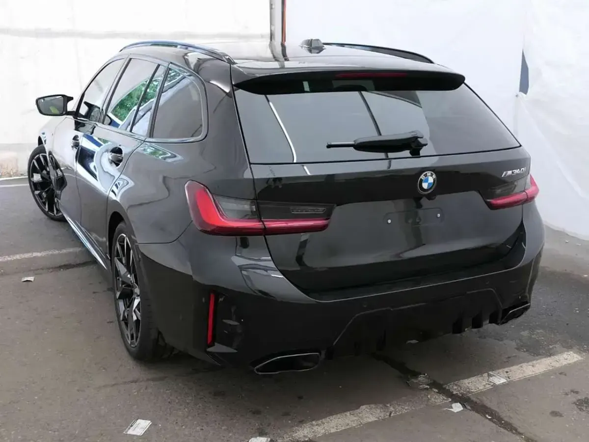 Gebraucht BMW M340 M Sport 392 PS (288 kW) 2025 Saphirschwarz metallic Kombi