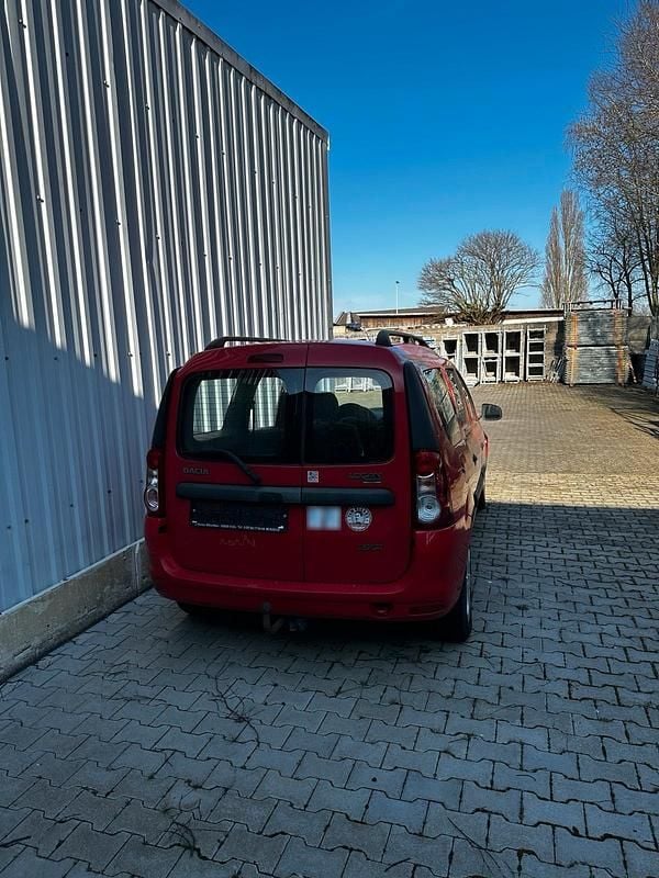 Gebraucht Dacia Logan 87 PS (63 kW) 2009 Rot Limousine