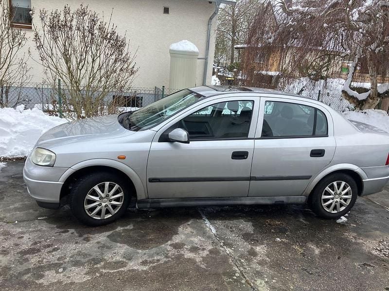 Silber Gebraucht 1999 Opel Astra Limousine | 700 € (Superpreis) - Bild 1/4