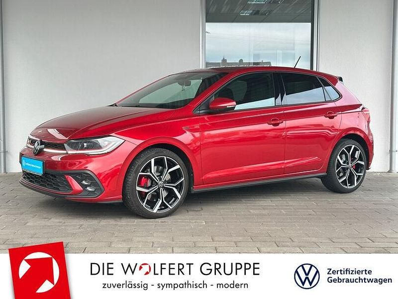 Kings red metallic Gebraucht 2022 VW Polo Beats Limousine | 24.350 € (Fairer Preis) - Bild 1/3