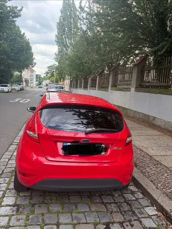 Gebraucht Ford Fiesta Trend 82 PS (60 kW) 2009 Rot Limousine