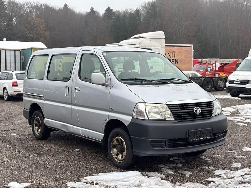 Gebraucht Toyota HiAce 117 PS (86 kW) 2009 Silber Van / Kleinbus
