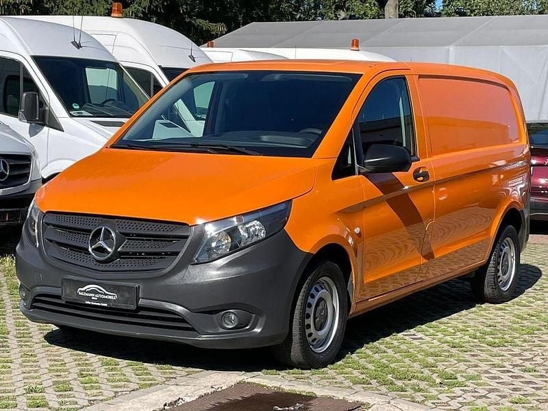 Orange Gebraucht 2016 Mercedes Vito Van / Kleinbus | 14.750 € (Guter Preis) - Bild 1/3