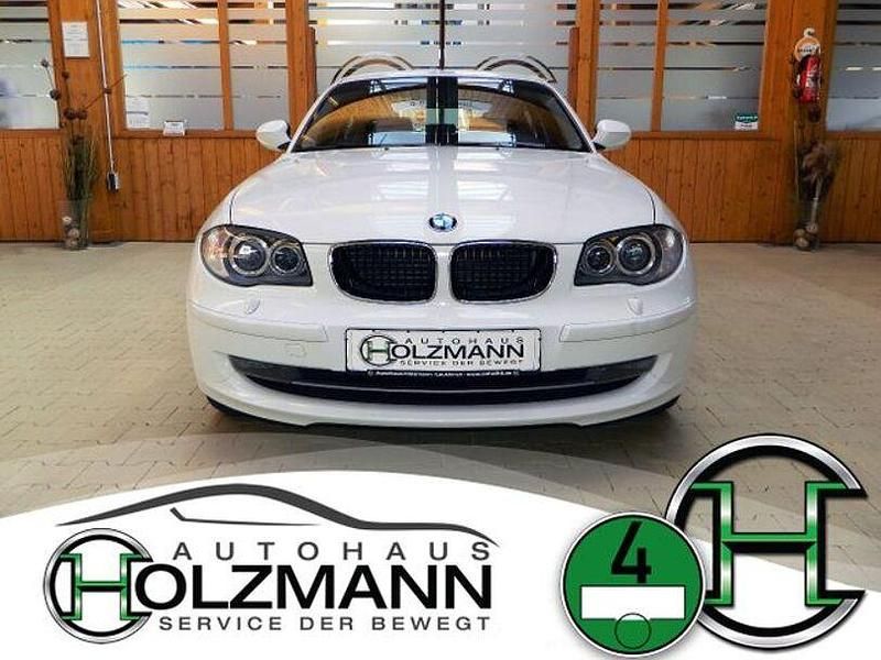 Gebraucht BMW 120 Advantage 177 PS (130 kW) 2010 Weiß Kleinwagen