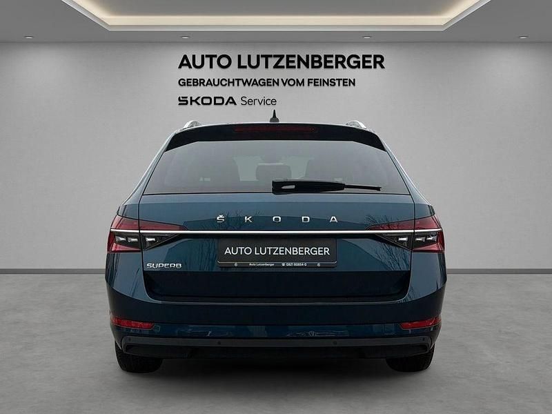 Gebraucht Skoda Superb Style 150 PS (110 kW) 2023 Blau Kombi