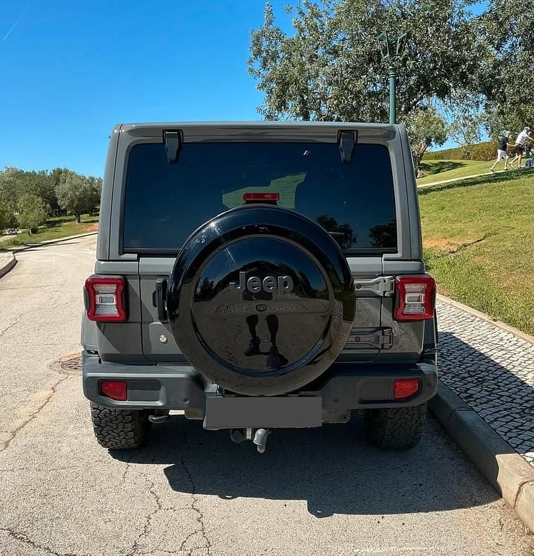 Gebraucht Jeep Wrangler Overland 200 PS (147 kW) 2020 Grau SUV