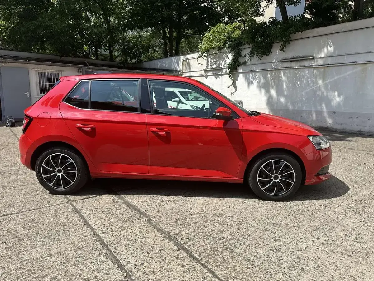 Gebraucht Skoda Fabia Ambition 60 PS (44 kW) 2021 Rot Kleinwagen