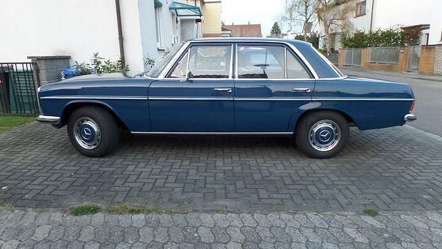 Gebraucht Mercedes W115 95 PS (69 kW) 1974 Blau Limousine