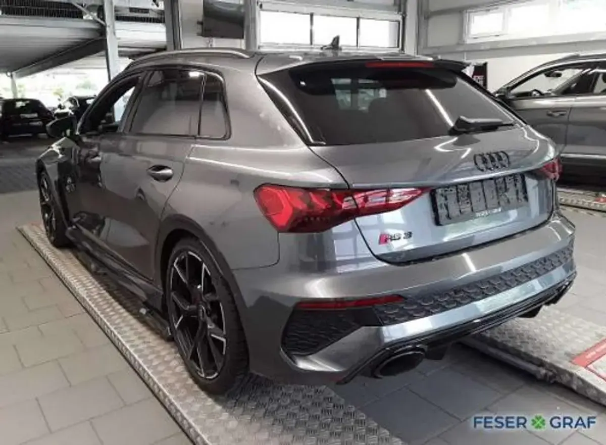 Gebraucht Audi RS3 Ambiente 400 PS (294 kW) 2023 Daytonagrau perleffekt Limousine